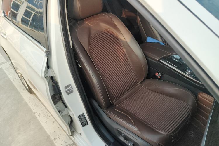 Used BMW 5 Series 2014 525Li Luxury Design Package
