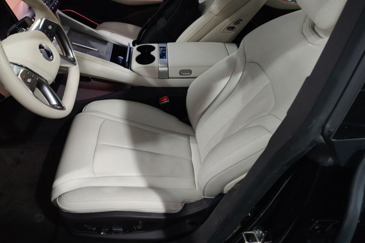 Used Denza Z9 2024 1100 km All-Wheel-Drive Ultra Version