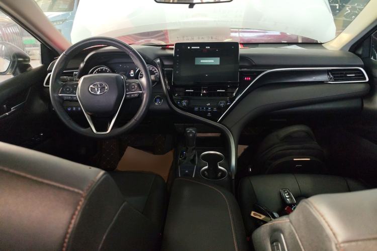 Used Toyota Camry 2021 2.0G Luxury Edition

