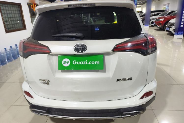 Used Toyota RAV4 2016 2.0L CVT Two-Wheel Drive Fashion Edition China V Standard
