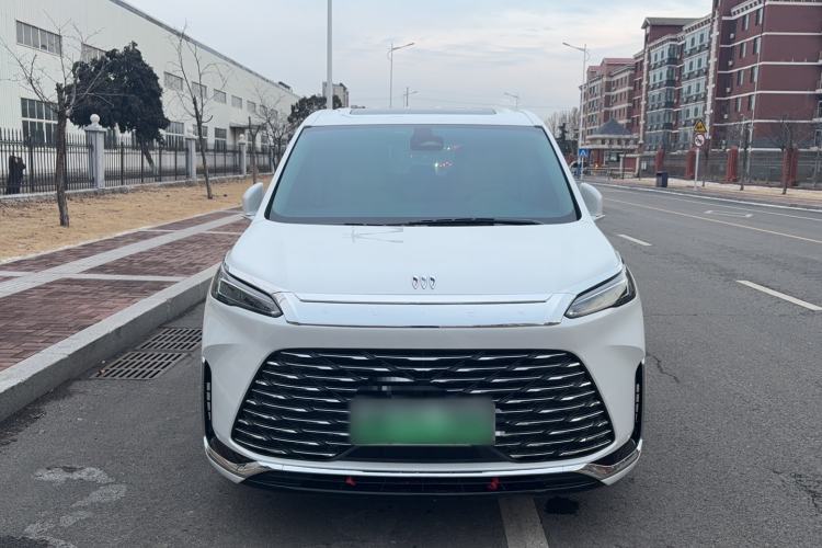 Used Buick GL8 New Energy 2025 Lu Shang Luxury Edition 7-Seater
