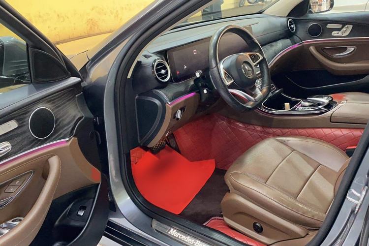 Used Mercedes-Benz E-Class 2016 E 300 L Sporty and Stylish Model
