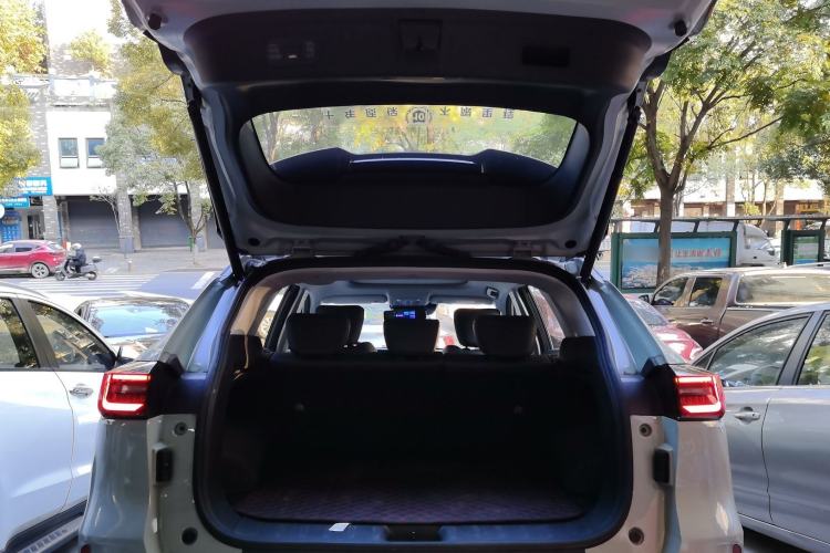 Used Dongfeng Aeolus Huge 2022 Mach Dual-Motor 1.5T MHD Dare-to-Dream Edition