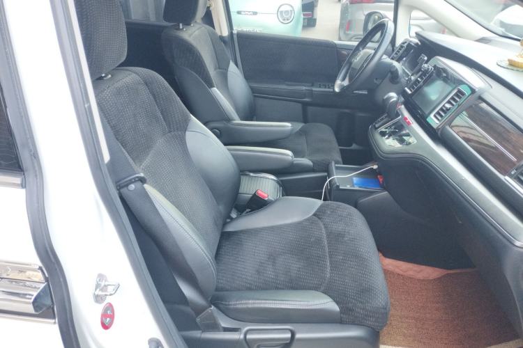 Used Honda Elysion 2016 2.4L Comfort Edition
