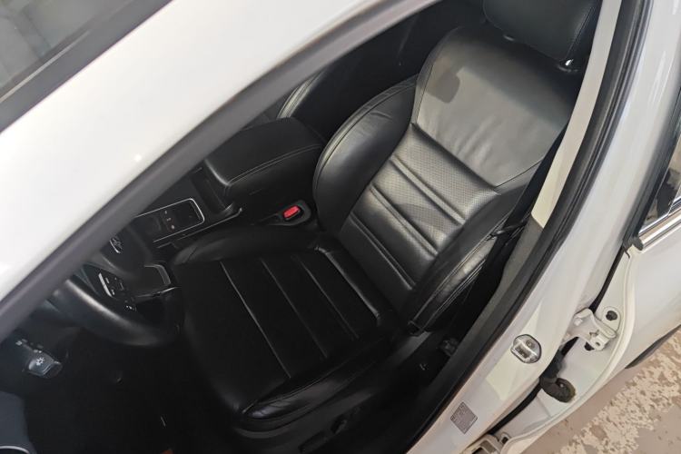 Used Kia Sorento 2015 Sorento L 2.4L Gasoline 4WD Elite Edition 7 Seats China IV Standard
