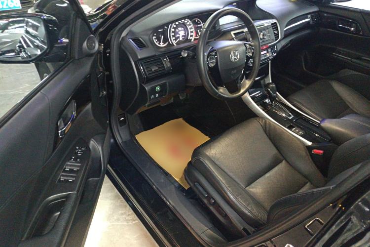 Used Honda Accord 2016 2.0L Luxury Edition
