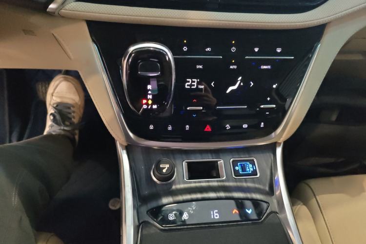 Used Buick GL8 2022 ES Landtrek 653T Luxury Edition
