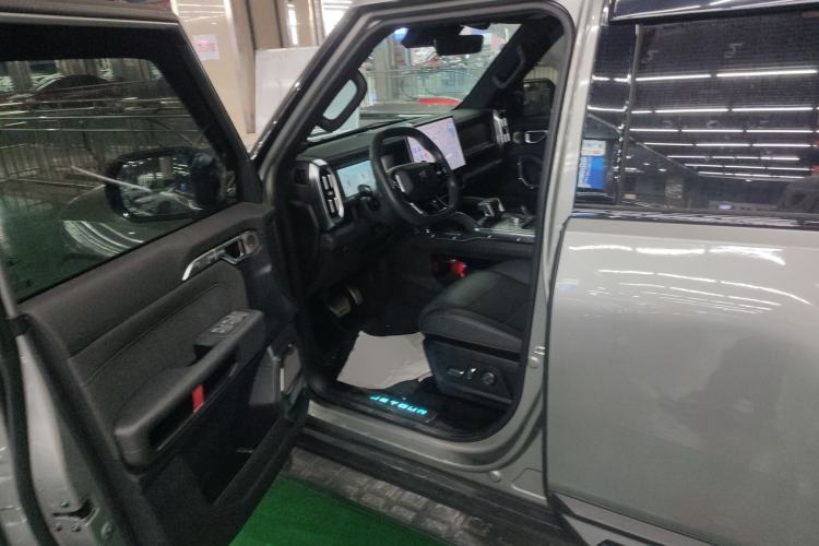 Used JETOUR Traveler 2023 2.0T All-Wheel Drive CrossPRO+
