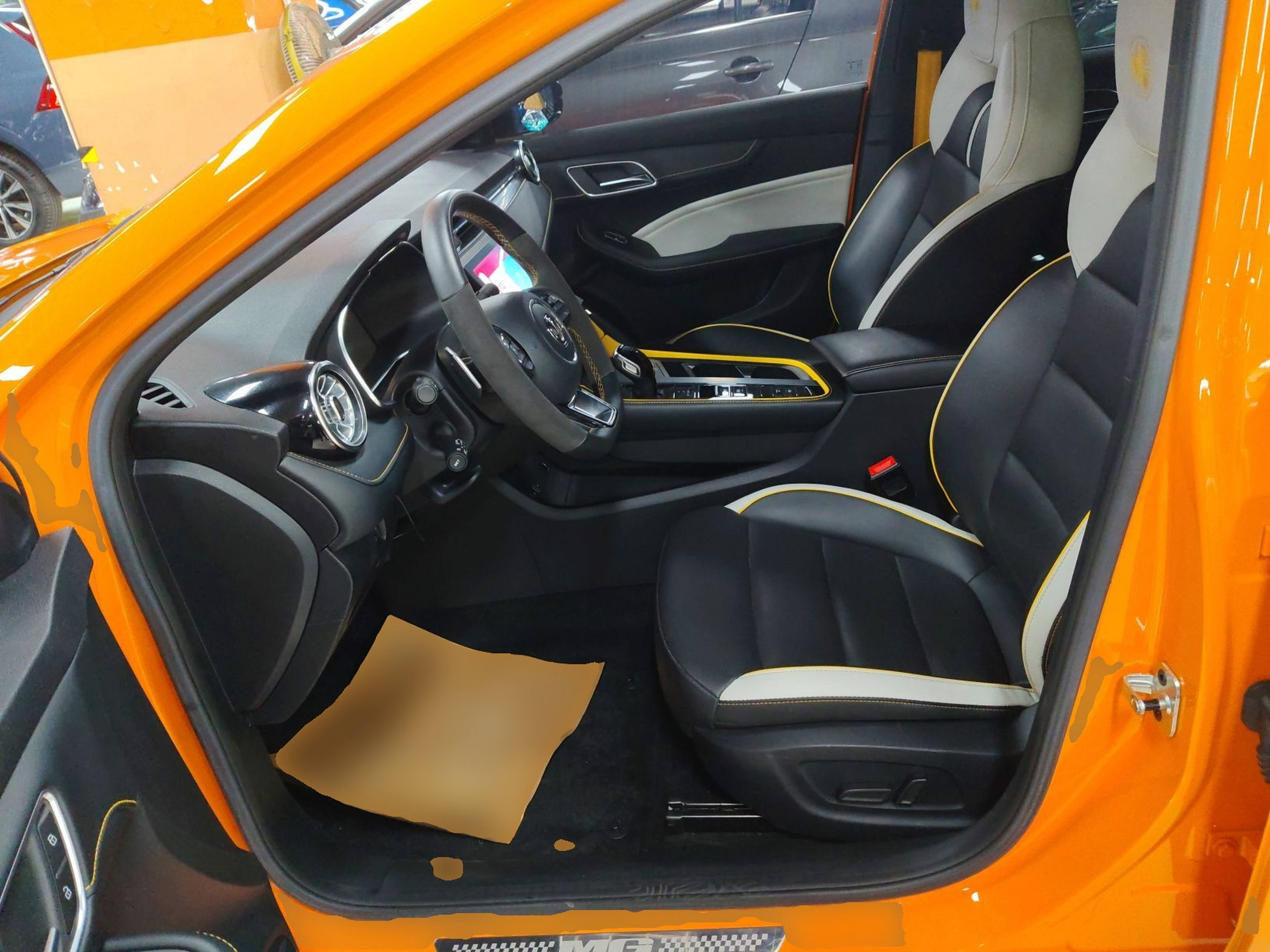 Переднее сиденье в автомобиле