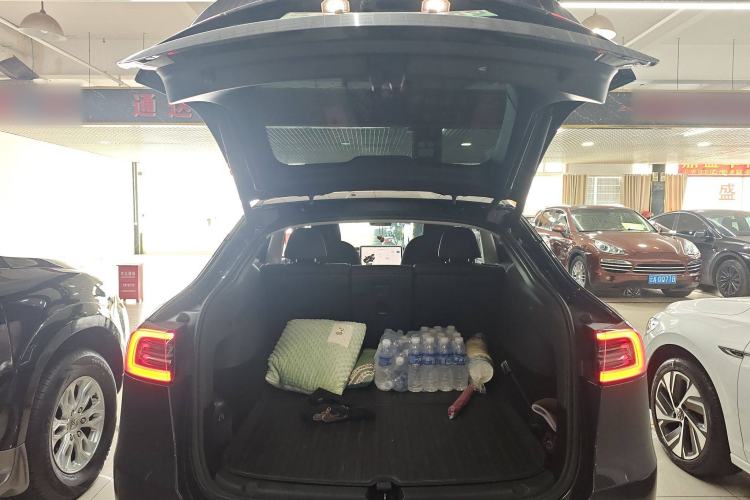 Used Tesla Model Y 2024 Rear-Wheel-Drive Version
