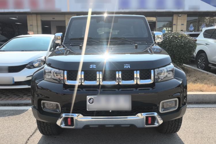 Used  BJ40 2019 2.0T Automatic Four-Wheel Drive Urban Hunter Edition Flagship Model China V Emission Standard
