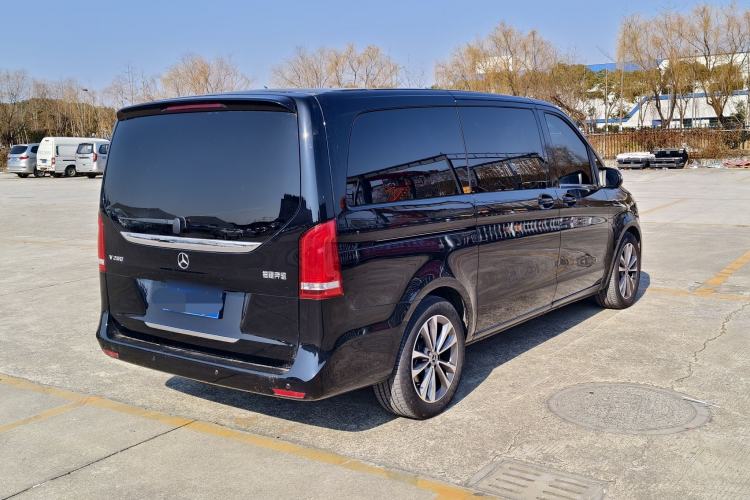 Used Mercedes-Benz V-Class 2022 V 260 Avantgarde Edition
