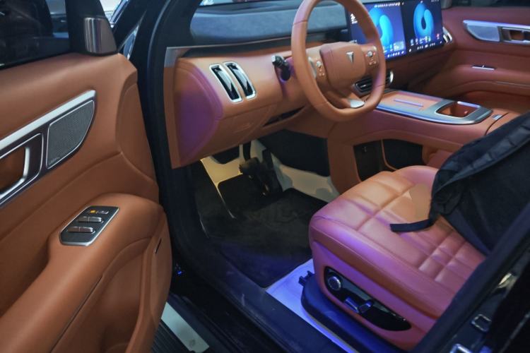 Used  S09 2025 Four-Wheel Drive Ultra+ Custom Edition
