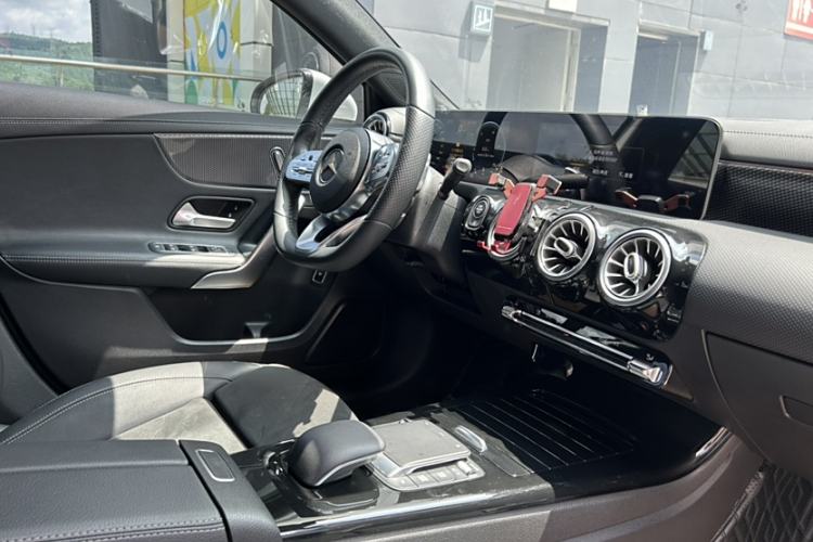 Used Mercedes-Benz A-Class 2020 Restyled A 200 L Sport Sedan Fashion Version
