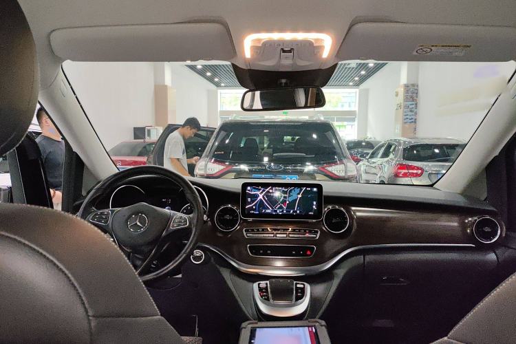 Used Mercedes-Benz V-Class 2021 V 260 Avantgarde Edition
