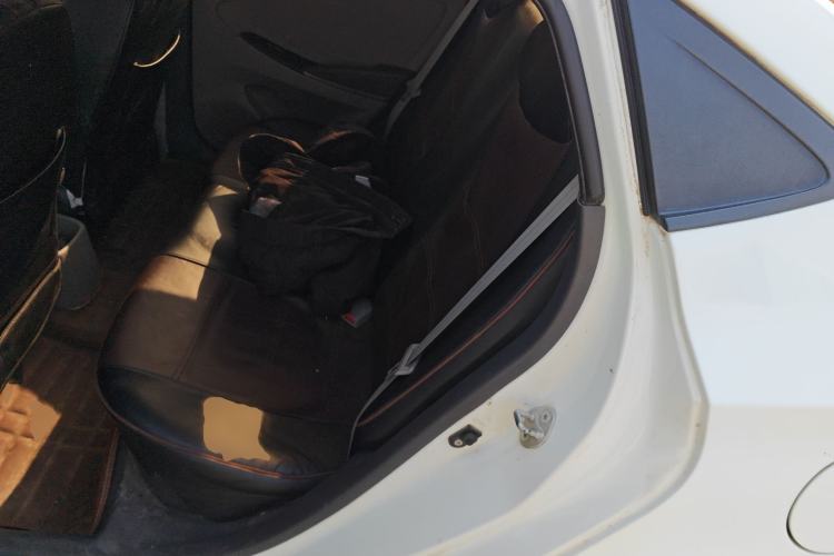 Used Hyundai Verna (older generation) 2014 1.4L Manual Top-Tier Model TOP