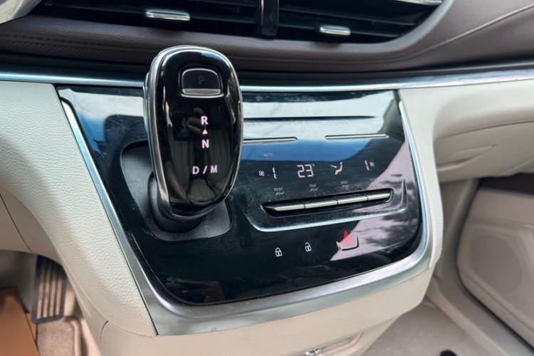 Used Buick GL8 2020 Land Business Class 652T Luxury Model
