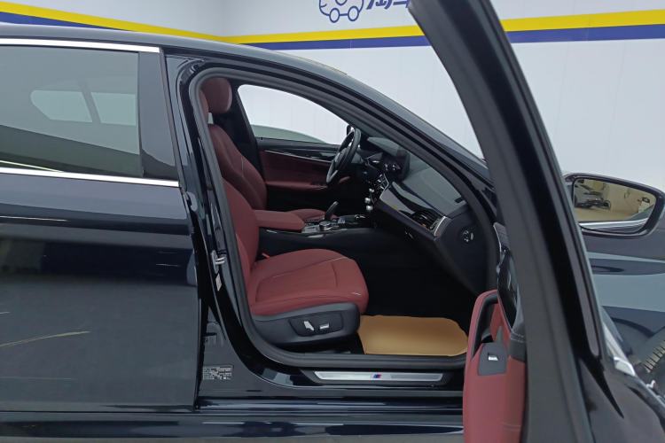 Used BMW 5 Series 2022 Second Facelift 525Li M Sport Package
