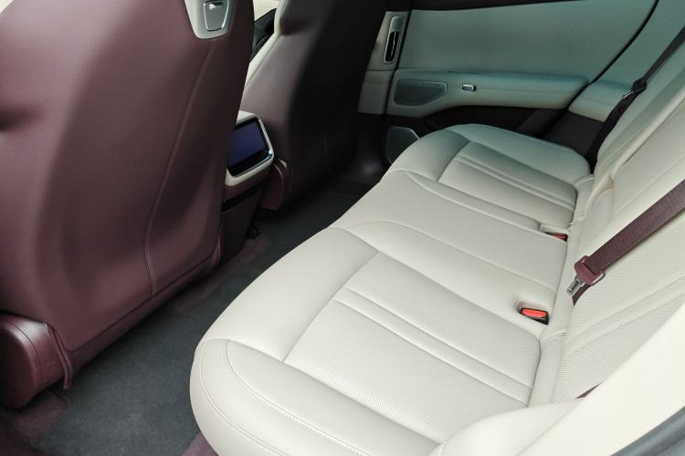 Used  YU7 2025 Ultra-Long Range High-Performance All-Wheel-Drive Max Edition