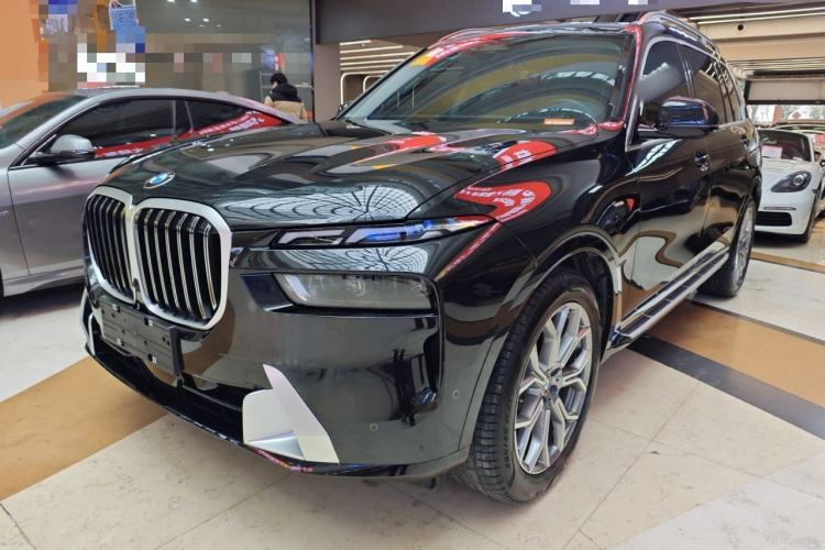 Used BMW X7 2023 xDrive40i Luxury Package with Leading Features