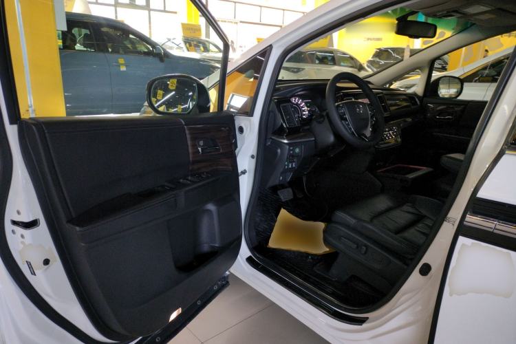 Used Honda Elysion 2016 2.4L Luxury Edition
