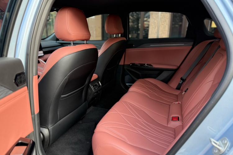 Used  L6 2025 EM-i 140km Long-Range Version