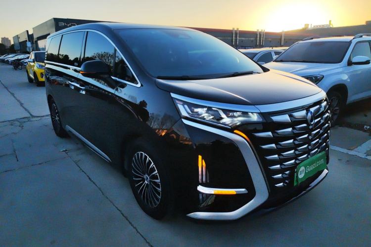 Used Denza D9 2022 DM-i 970 Four-Wheel Drive Prestige Model
