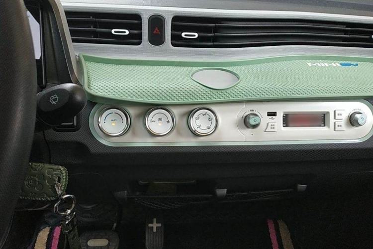 Used Wuling Hongguang MINIEV 2021 Macaron Fashion Model Lithium Iron Phosphate
