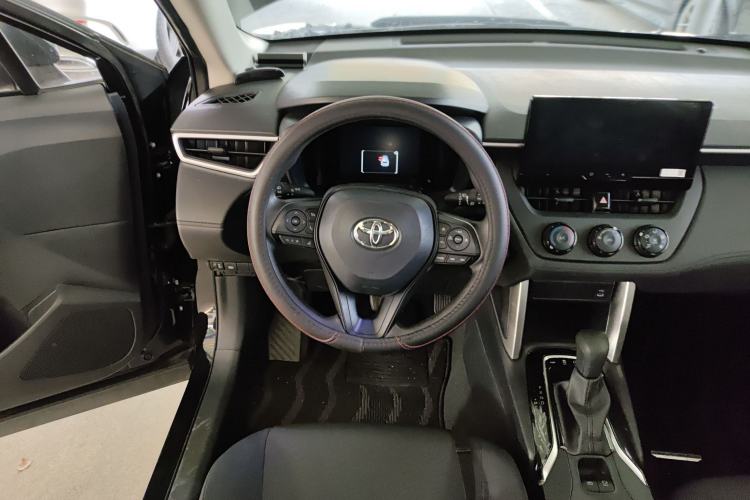 Used Toyota Corolla Cross 2024 2.0L Pioneer Edition
