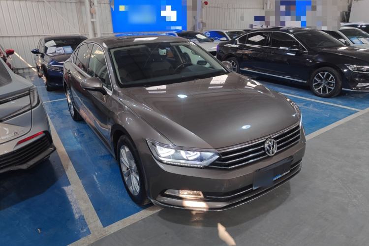 Used Volkswagen Magotan 2017 330TSI DSG Luxury Model
