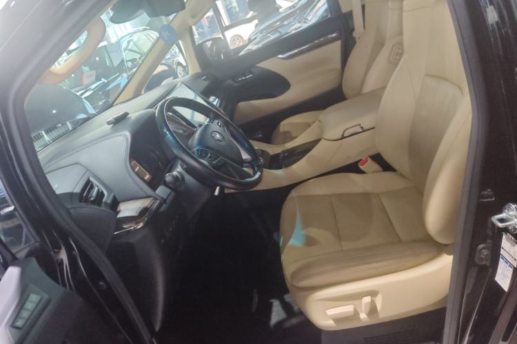 Used Toyota Vellfire 2021 Crown Dual-Engine 2.5L HV Prestige Edition
