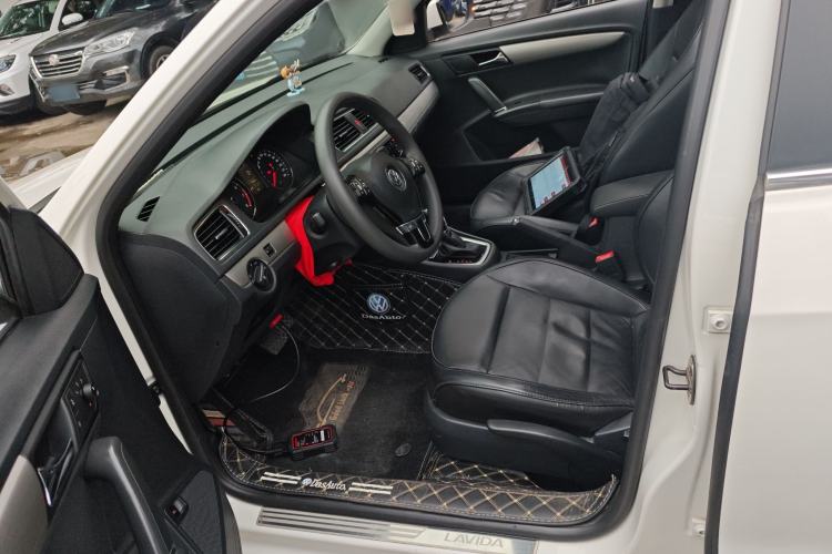 Used Volkswagen Lavida 2013 Restyled Classic 1.6L Automatic Comfort Edition
