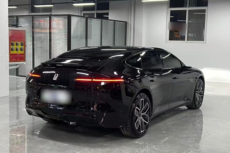 Used  12 2023 700 Three-Laser Rear-Wheel Drive Luxury Edition