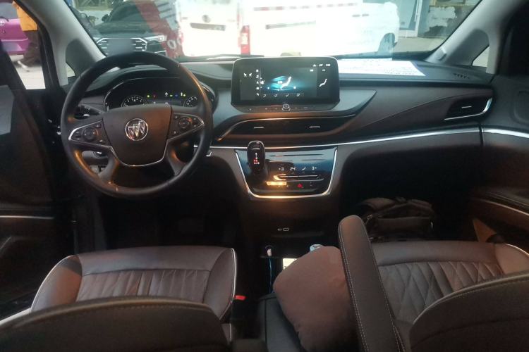 Used Buick GL8 2023 Land Executive Class 652T Luxury Model
