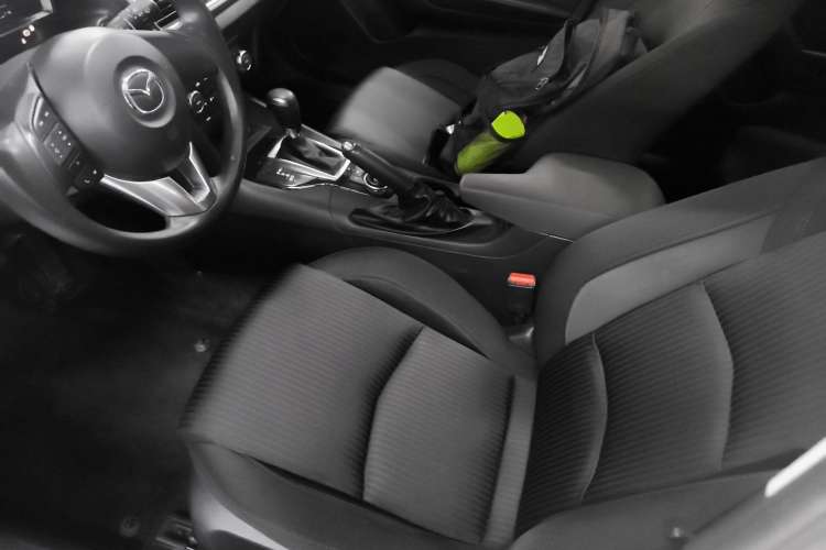 Used Mazda Mazda 3 Axela 2016 Hatchback 1.5L Automatic Luxury Model
