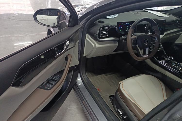 Used BYD Qin PLUS 2024 HONOR Edition DM-i 55KM Beyond Model
