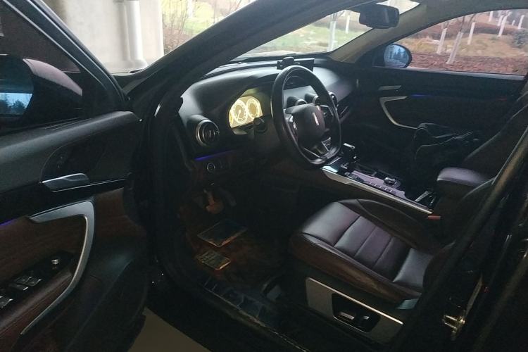 Used Wey VV7 2017 2.0T Ultra-Luxury Version
