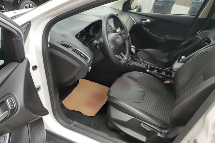 Used Ford Focus 2017 Sedan 1.6L Automatic Fashion Edition Smart Drive Version
