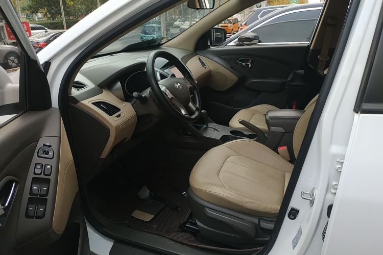 Used Hyundai ix35 2013 2.0L Automatic Two-Wheel Drive Smart GLS China IV Standard
