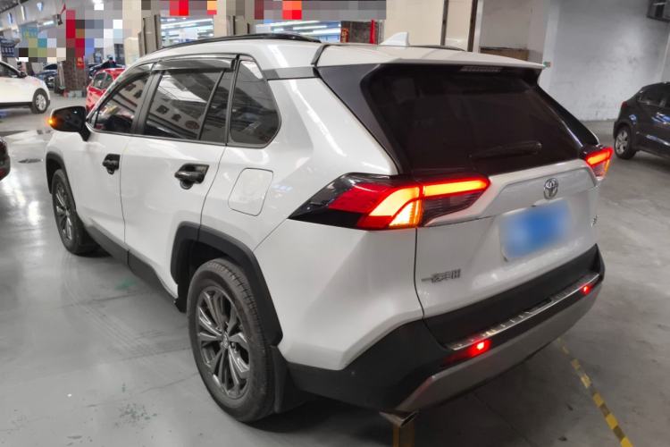 Used Toyota RAV4 2023 2.0L CVT Two-Wheel Drive Fashion Plus Edition
