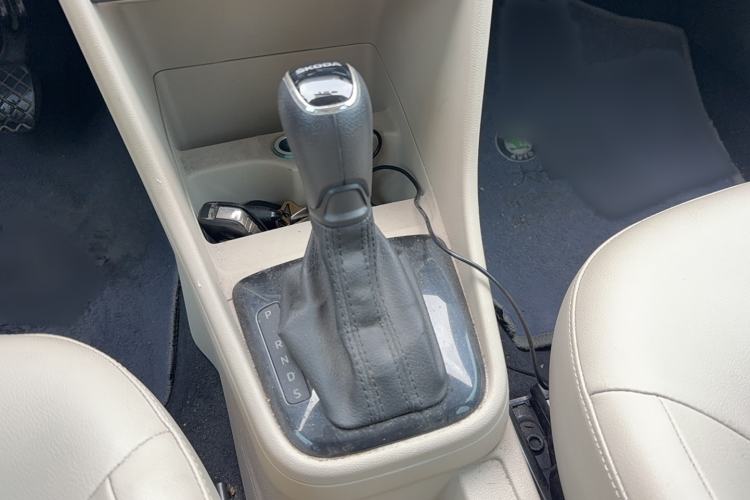 Used Skoda Rapid Spaceback 2014 1.6L Automatic Enjoyment Edition
