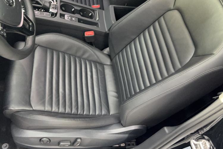 Used Volkswagen Magotan 2018 280TSI DSG Leading Model
