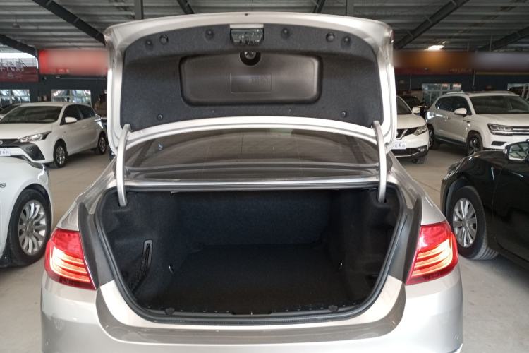 Used BMW 5 Series 2014 525Li Luxury Design Package
