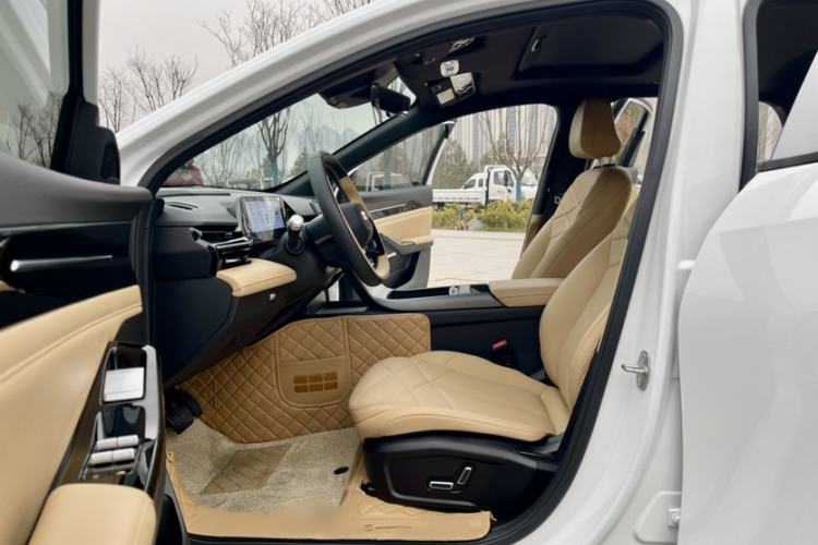 Used  L6 2024 125km PLUS Dragon Edition