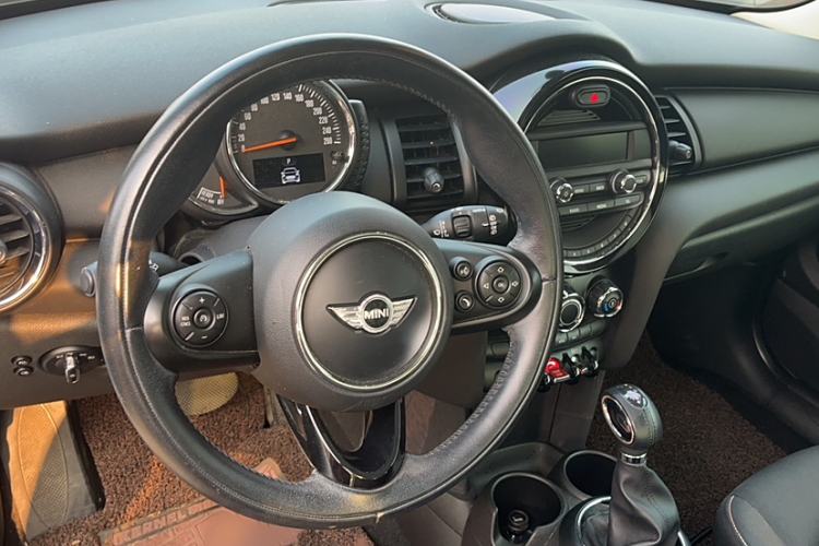 Used  MINI 2016 1.2T ONE Pioneer Edition
