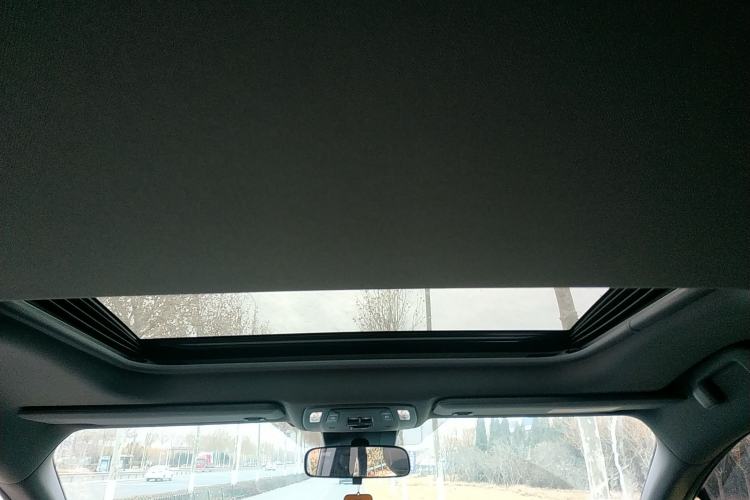 Used Toyota Granvia 2024 2.5L Hybrid Luxury Edition