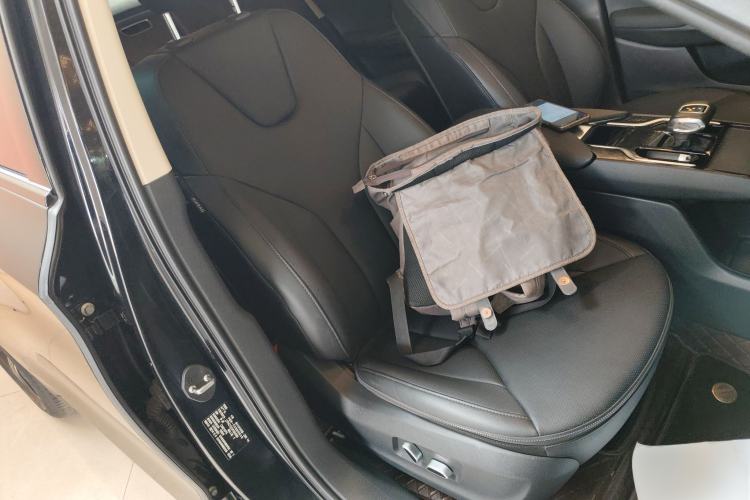 Used Hongqi E-QM5 2023 Base Travel Edition
