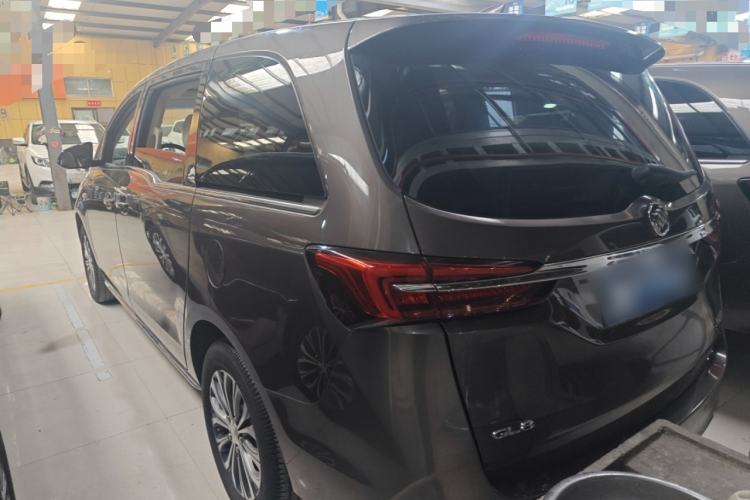 Used Buick GL8 2023 Facelifted Land Cruiser Executive Luxury Version