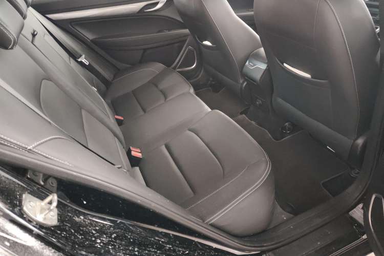 Used Geely Auto Emgrand 2019 Leading Edition 1.5L CVT Luxury Model China VI Standard
