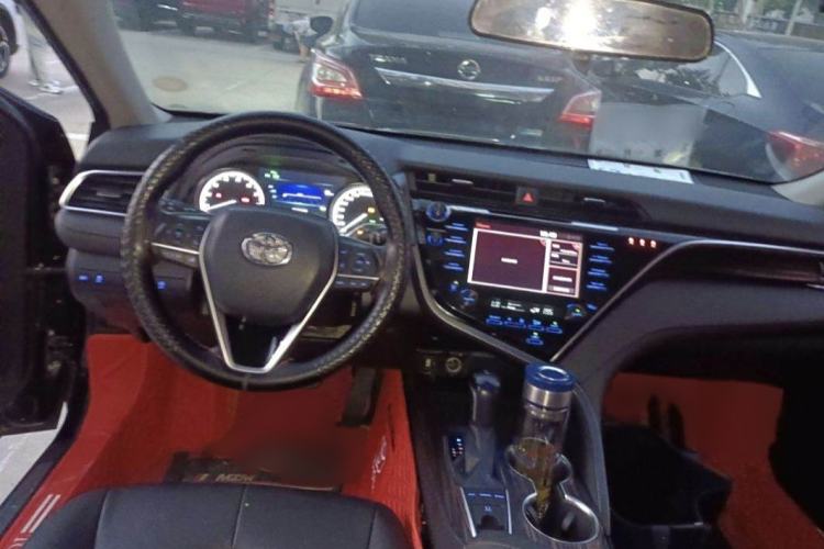 Used Toyota Camry 2018 2.5G Luxury Edition
